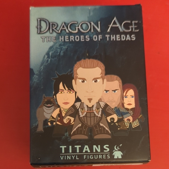 Dragon Age The Heroes of Thedas Titans Vinyl Figures - Opened Morrigan - Picture 2 of 5